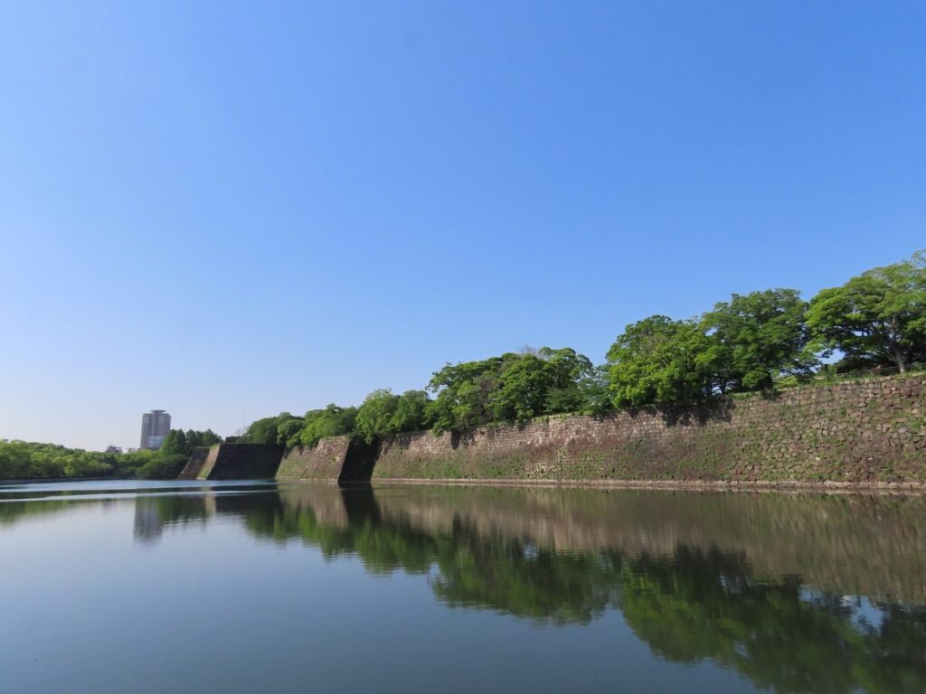 大阪城外堀　カモのいない堀